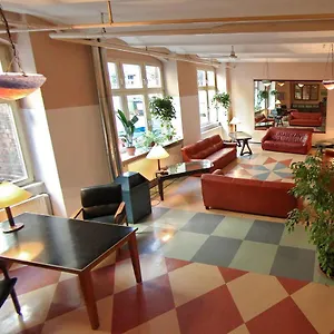  Hostel Fabrik -
